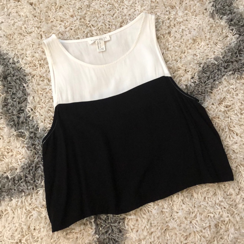 Black/white color block cropped tank